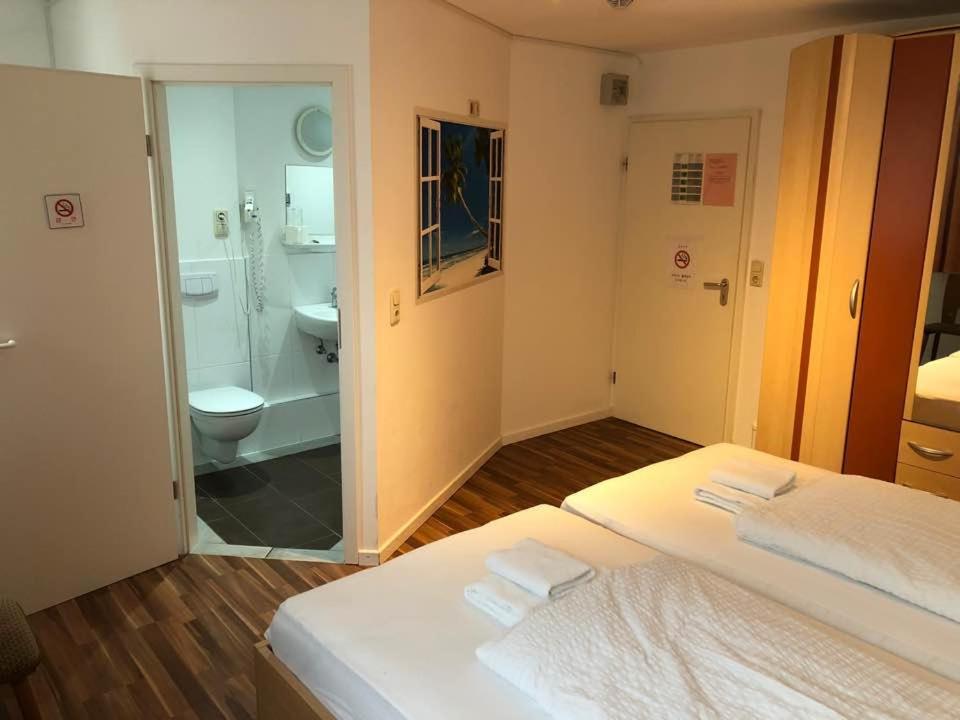 Hotel Kriftelerhof Extérieur photo