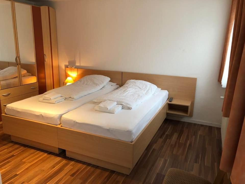 Hotel Kriftelerhof Extérieur photo