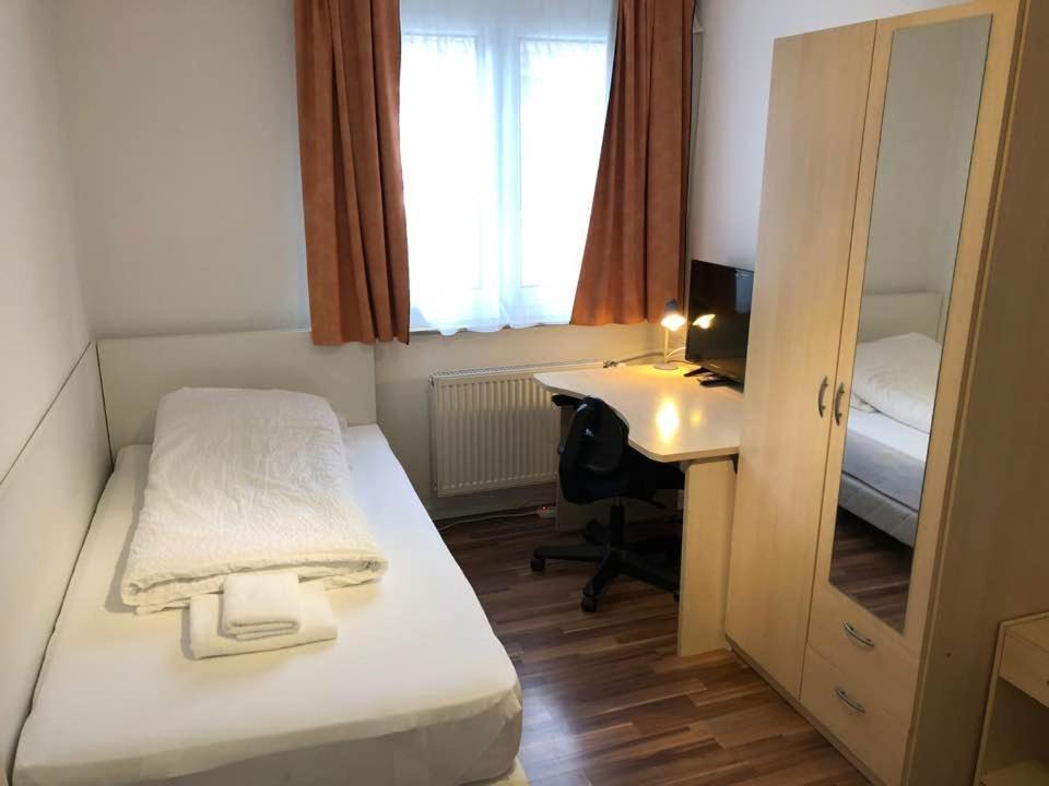 Hotel Kriftelerhof Extérieur photo