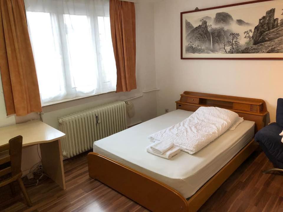 Hotel Kriftelerhof Chambre photo